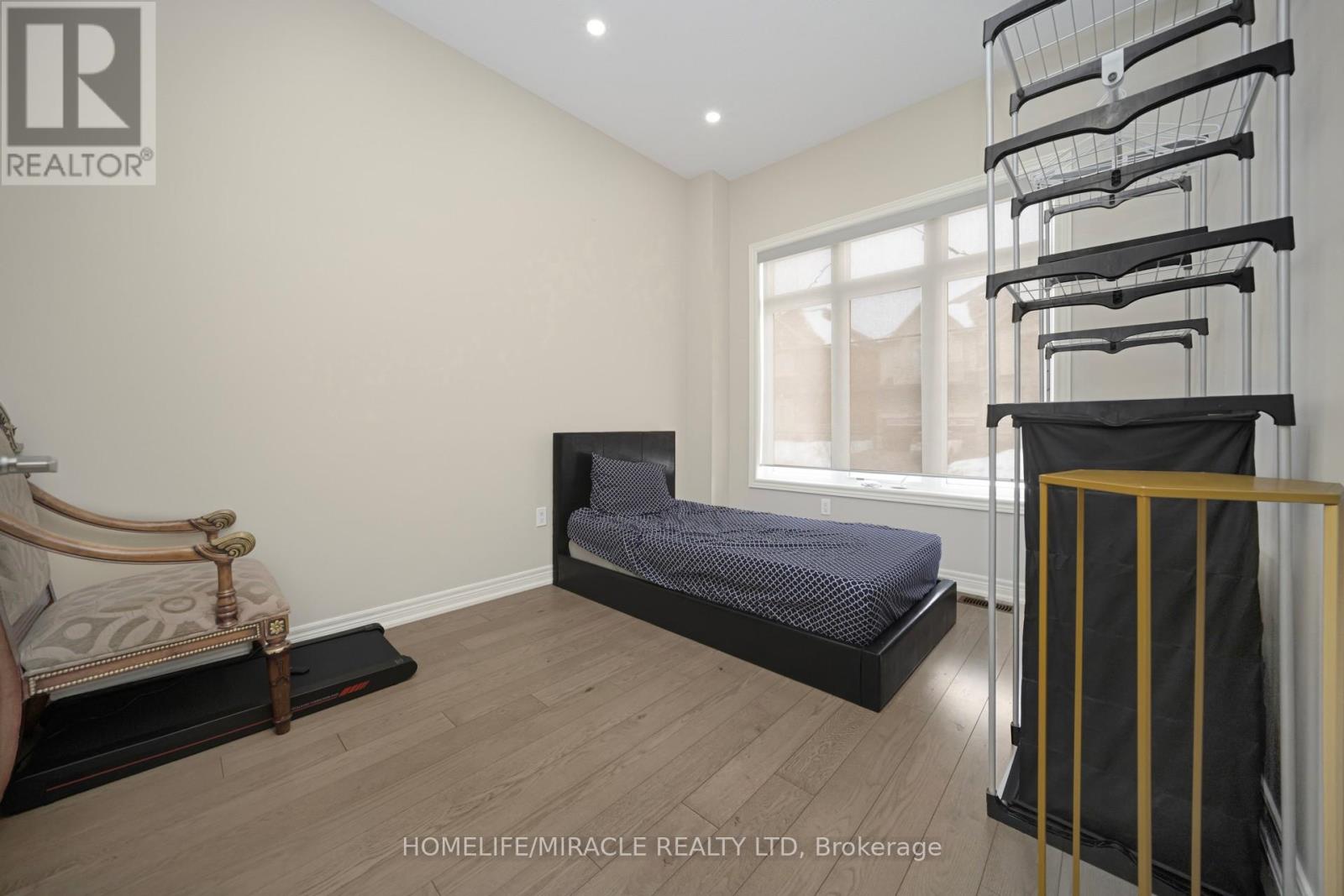 4 Fanning Trail, Brampton, Ontario  L6P 4J4 - Photo 6 - W12794544