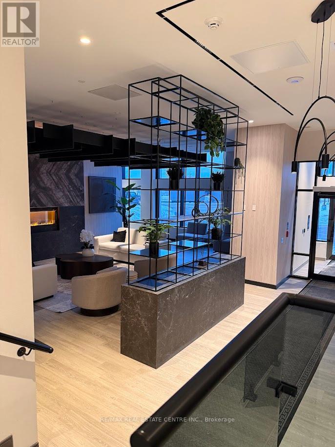 2303 - 8020 Derry Avenue, Milton, Ontario  L9T 9N7 - Photo 3 - W12794552