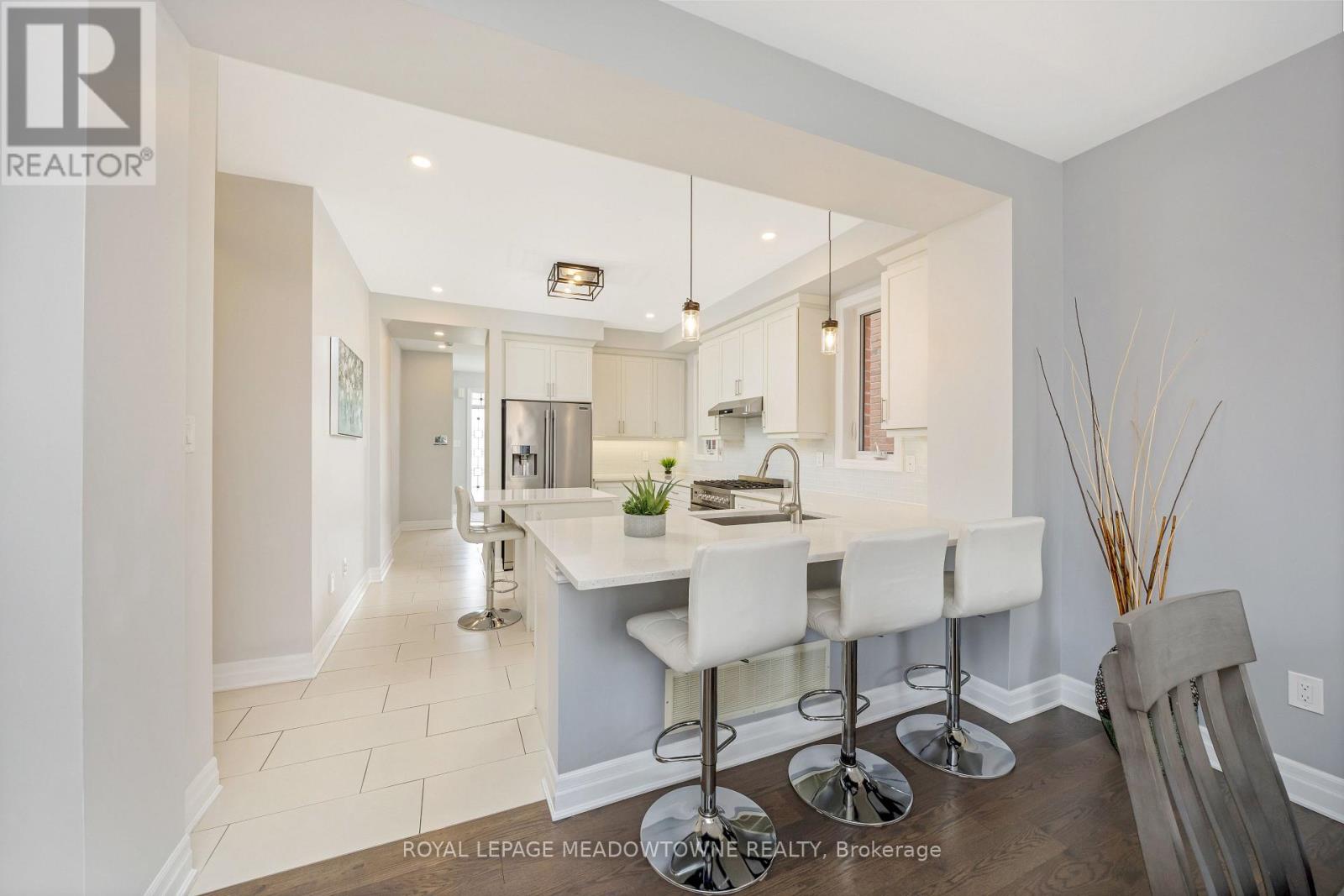 343 English Mill Court, Milton, Ontario  L9E 0A8 - Photo 10 - W12794566