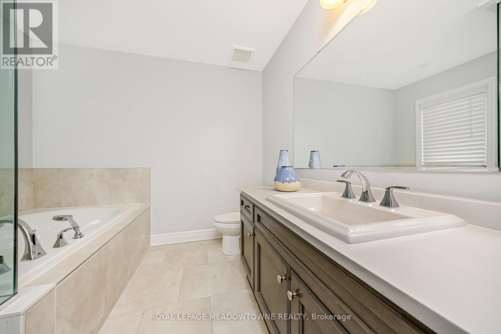 343 English Mill Court, Milton, Ontario  L9E 0A8 - Photo 19 - W12794566