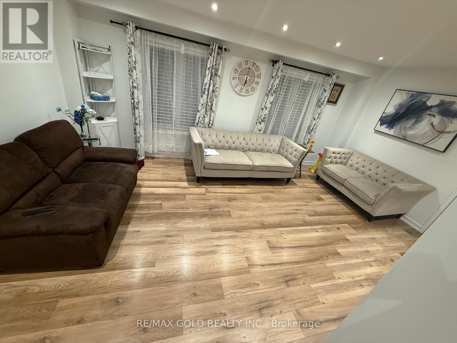 180 Hampshire Way, Milton, Ontario  L9T 6B9 - Photo 2 - W12794594