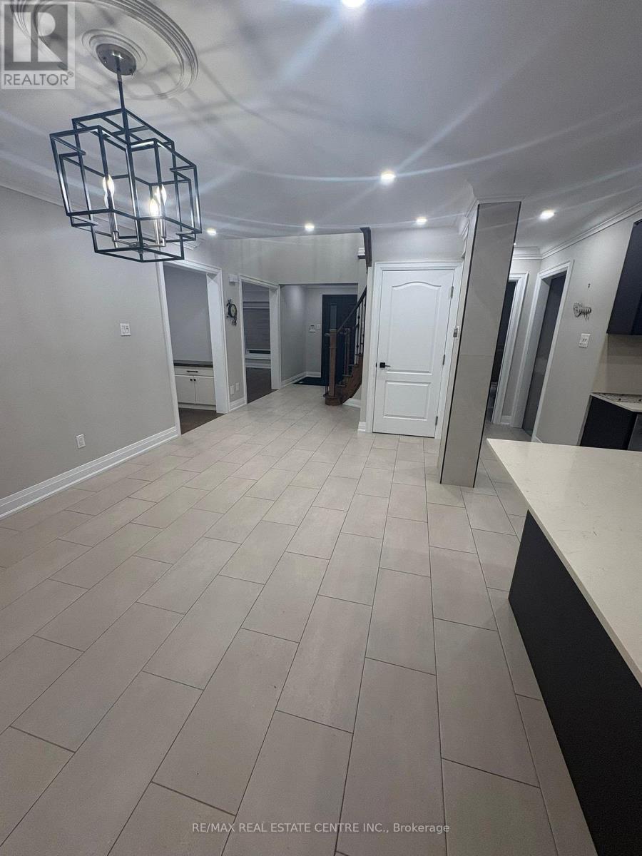 112 Braidwood Lake Road, Brampton, Ontario  L6Z 4L9 - Photo 10 - W12794602