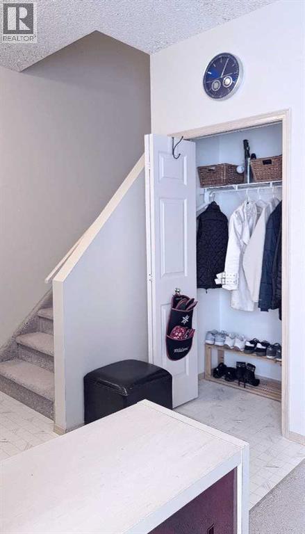 12 Shawbrooke Court Sw, Calgary, Alberta  T2Y 3G2 - Photo 5 - A2282131