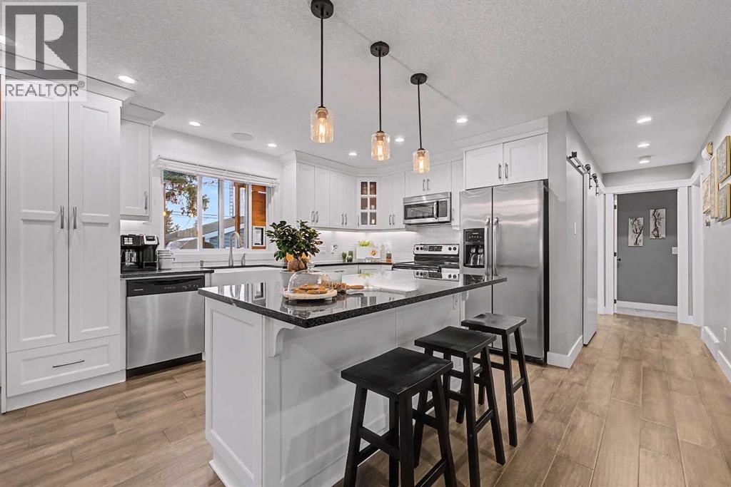 32 Sinclair Crescent Sw, Calgary, Alberta  T2W 0L7 - Photo 13 - A2284512