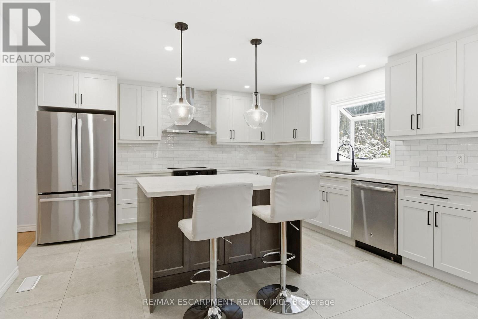 563 6th Concession Road W, Hamilton, Ontario  L8B 1N2 - Photo 12 - X12794530