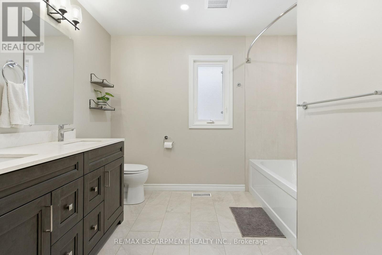 563 6th Concession Road W, Hamilton, Ontario  L8B 1N2 - Photo 35 - X12794530