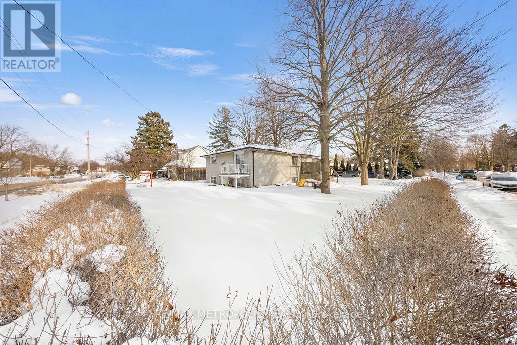 263 Fergus Avenue, Kitchener, Ontario  N2A 2H7 - Photo 2 - X12794588