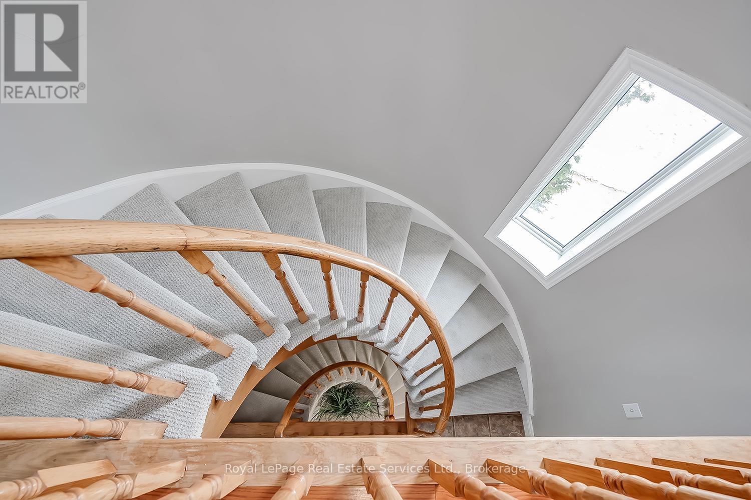 1544 Greenbriar Drive, Oakville, Ontario  L6M 1Y5 - Photo 16 - W12794668