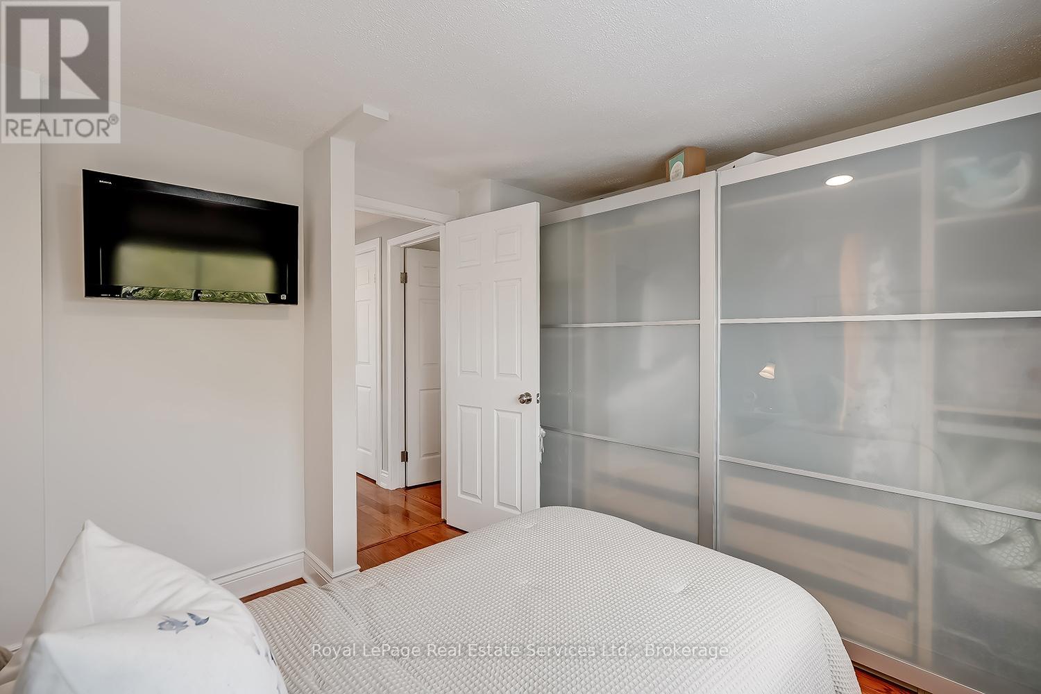 1544 Greenbriar Drive, Oakville, Ontario  L6M 1Y5 - Photo 30 - W12794668