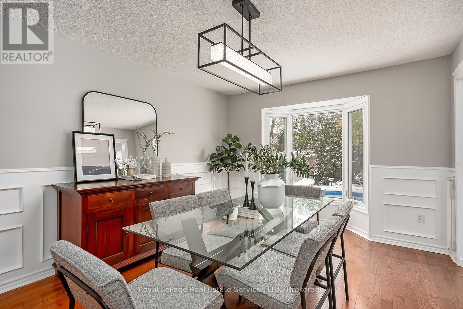 1544 Greenbriar Drive, Oakville, Ontario  L6M 1Y5 - Photo 7 - W12794668