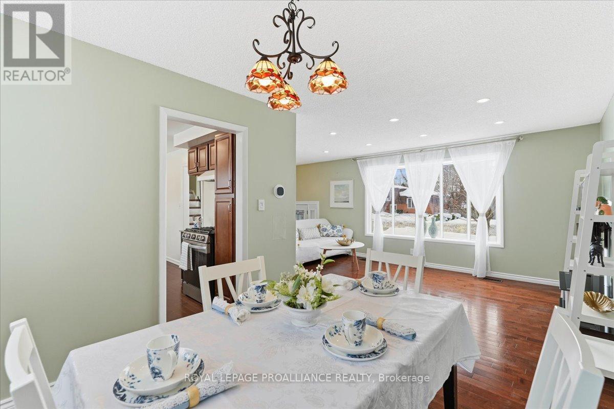 15 Thorncliffe Drive, Belleville, Ontario K8P 4L3 - Photo 11 - X12794344