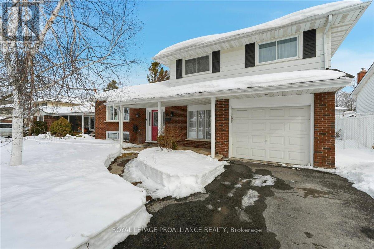 15 Thorncliffe Drive, Belleville, Ontario K8P 4L3 - Photo 3 - X12794344