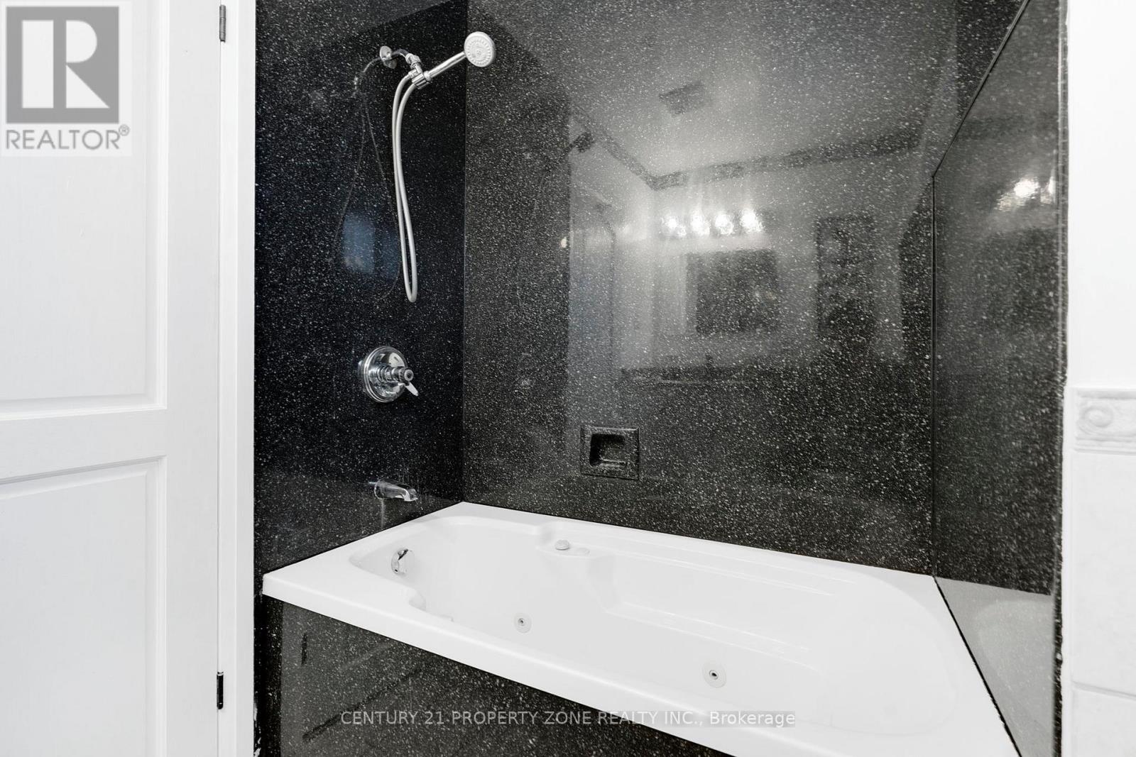 77 Belmont Drive, Brampton, Ontario  L6T 2K5 - Photo 30 - W12679248