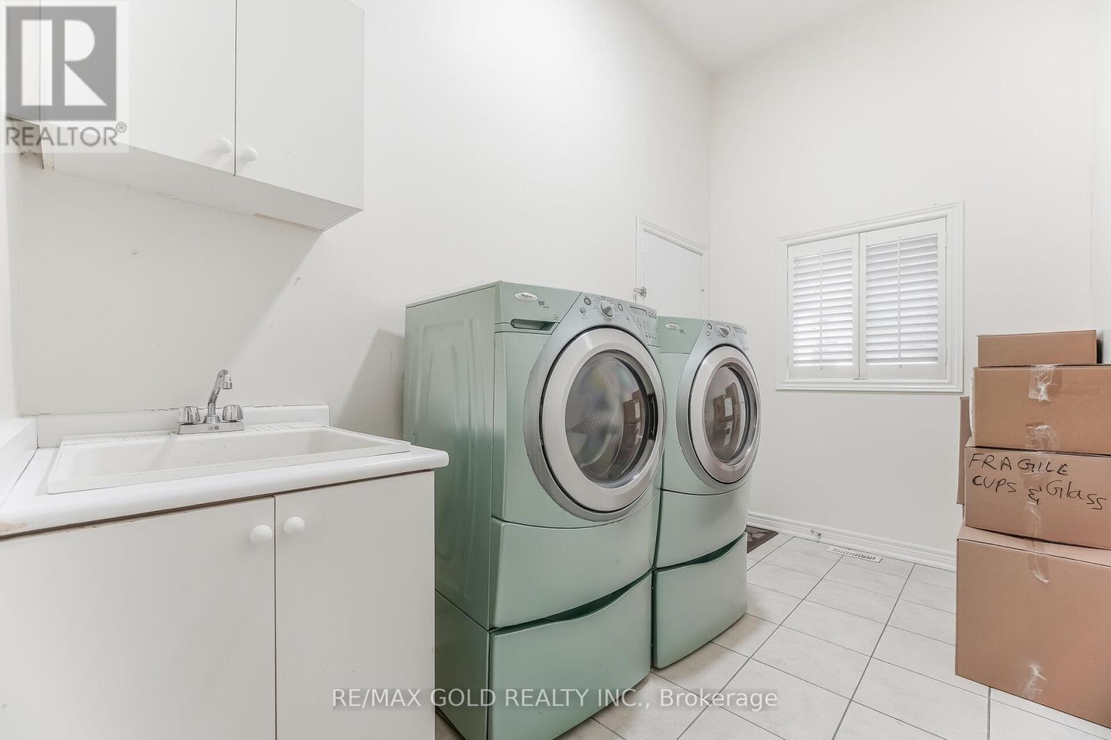 4 Plateau Drive, Brampton, Ontario  L6R 3G5 - Photo 9 - W12774054