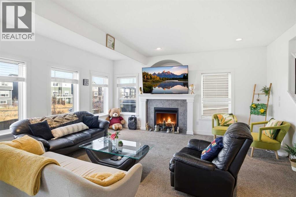 712 Luxstone Landing Sw, Airdrie, Alberta  T4B 3L1 - Photo 12 - A2286053