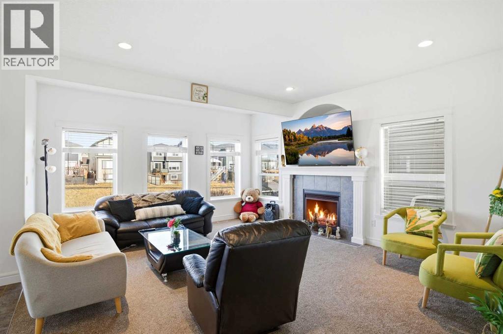 712 Luxstone Landing Sw, Airdrie, Alberta  T4B 3L1 - Photo 14 - A2286053