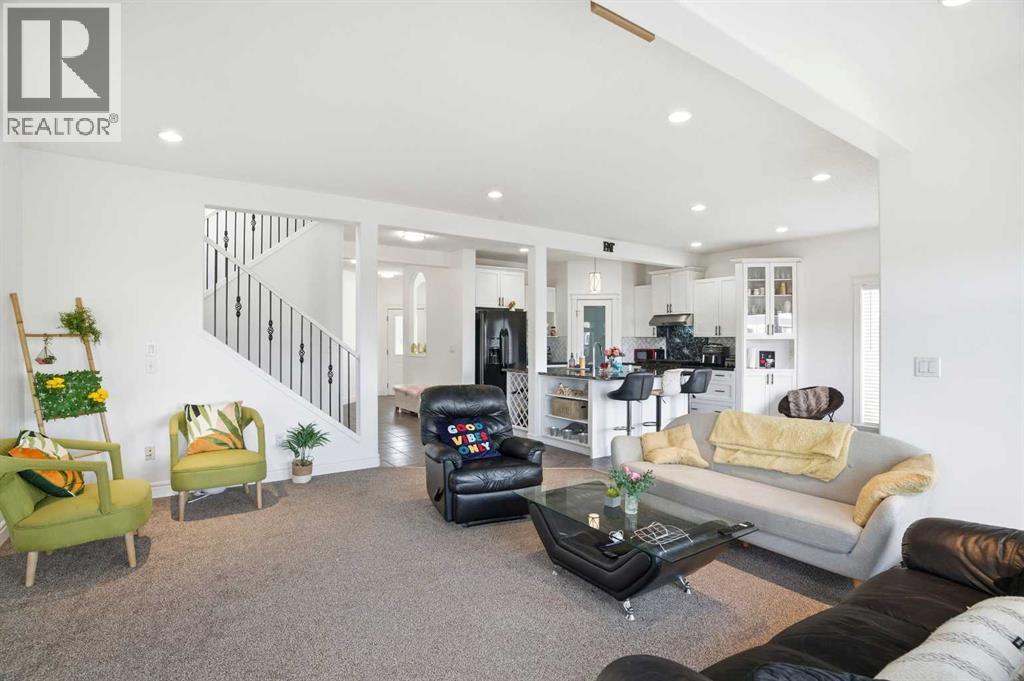 712 Luxstone Landing Sw, Airdrie, Alberta  T4B 3L1 - Photo 16 - A2286053