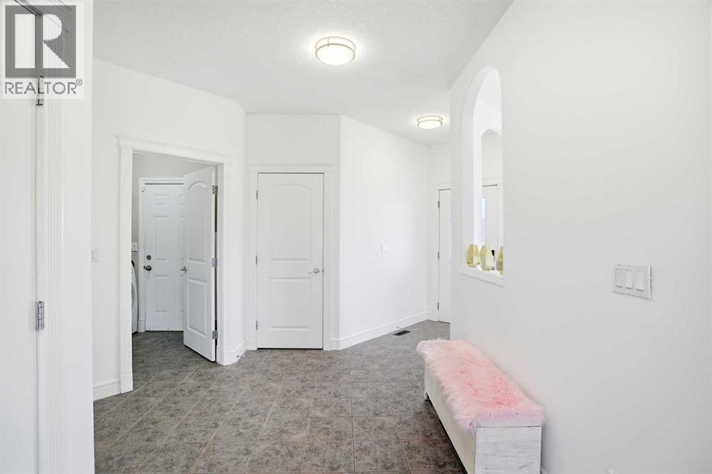 712 Luxstone Landing Sw, Airdrie, Alberta  T4B 3L1 - Photo 7 - A2286053