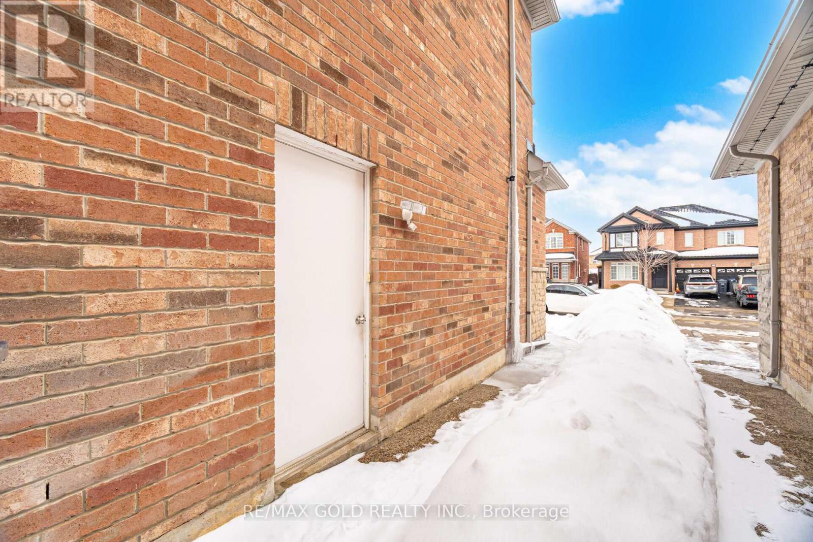 4 Plateau Drive, Brampton, Ontario  L6R 3G5 - Photo 19 - W12774054