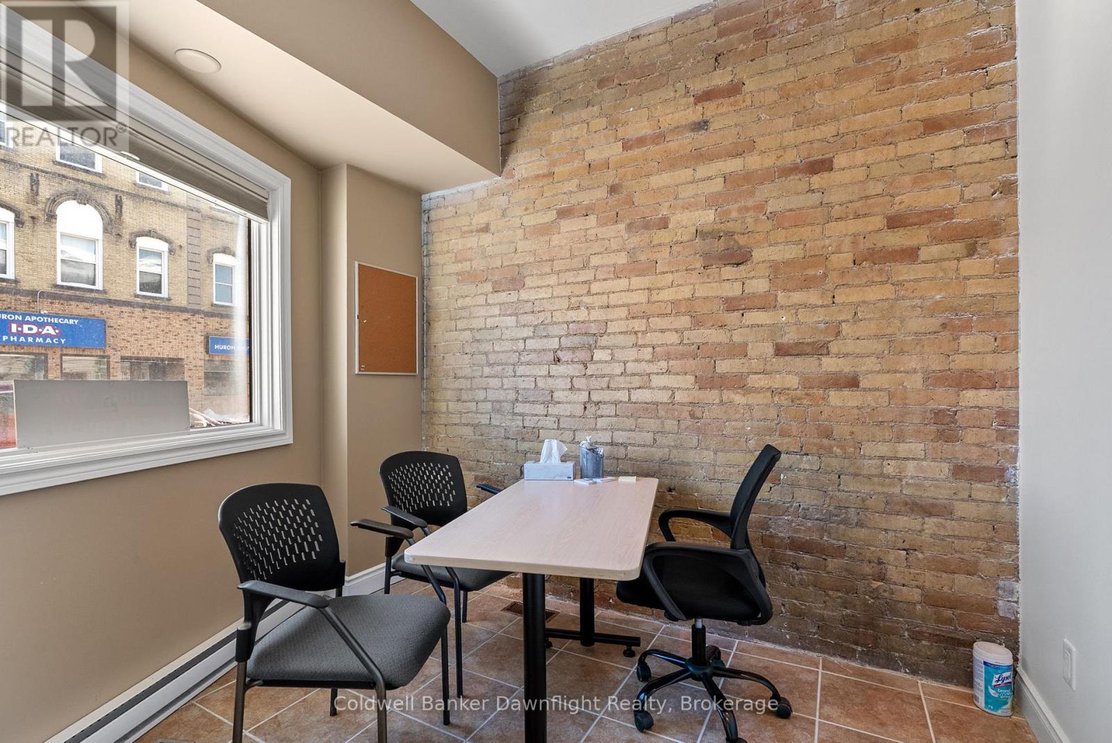 437 Main Street, South Huron, Ontario  N0M 1S2 - Photo 5 - X12794690