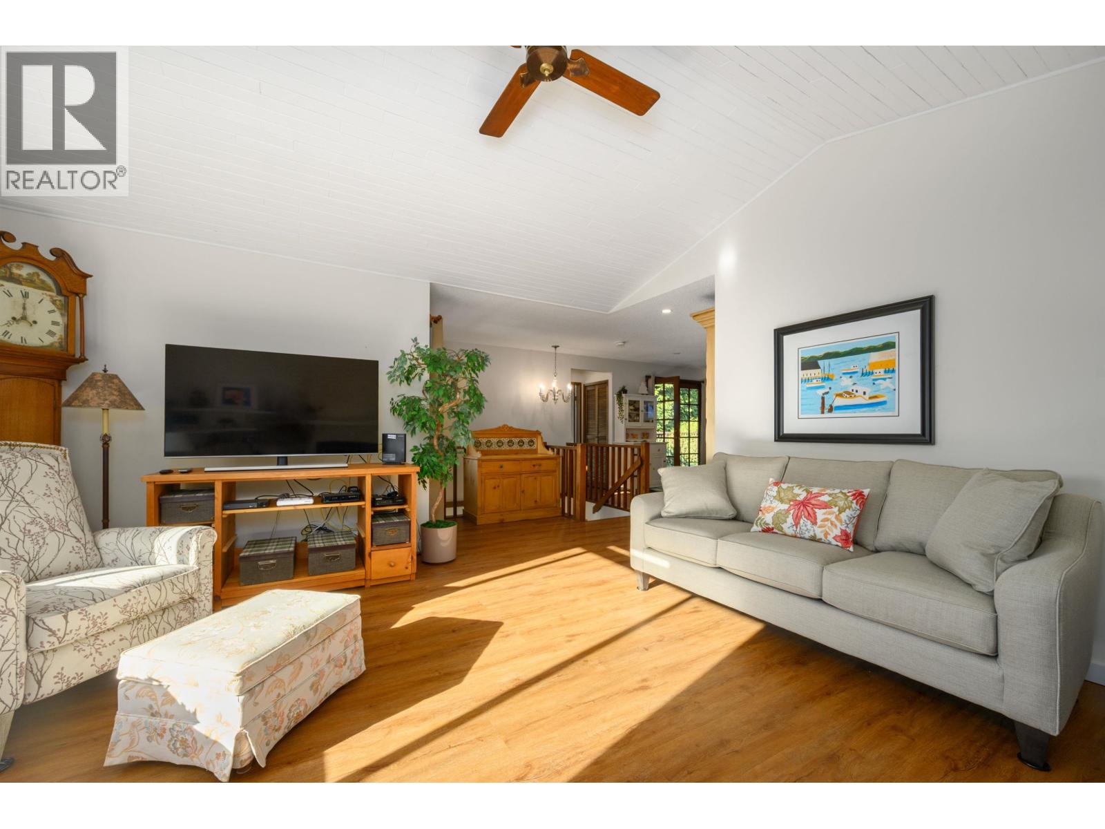 1720 Scott Road, North Vancouver, British Columbia  V7J 3J5 - Photo 3 - R3090318