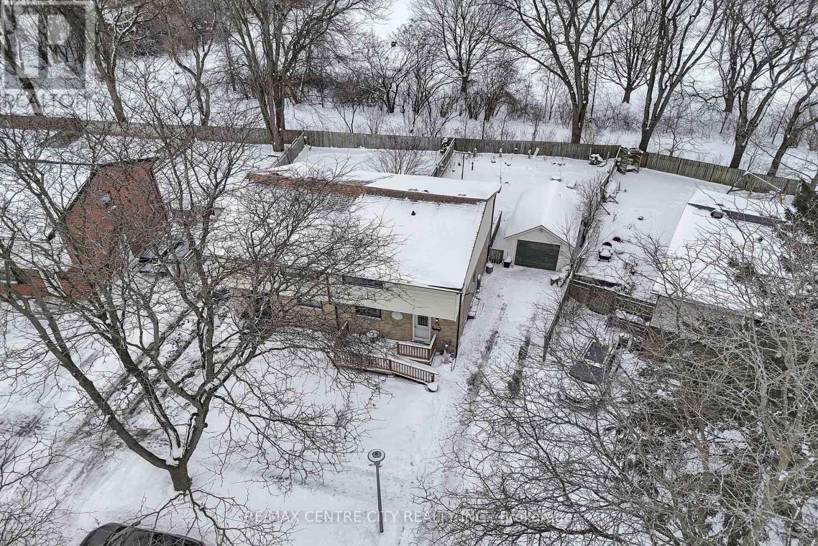 55 Mohegan Crescent, London East, Ontario  N5V 2X7 - Photo 30 - X12794758