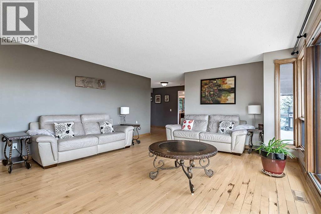 7 Elbow River Court, Rural Rocky View County, Alberta  T3L 2T7 - Photo 12 - A2286542