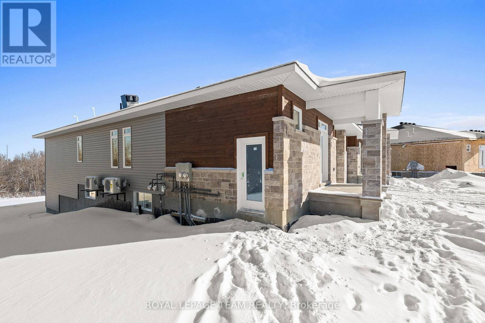 1 - 1112 Moore Street, Brockville, Ontario  K6V 0H2 - Photo 2 - X12794658