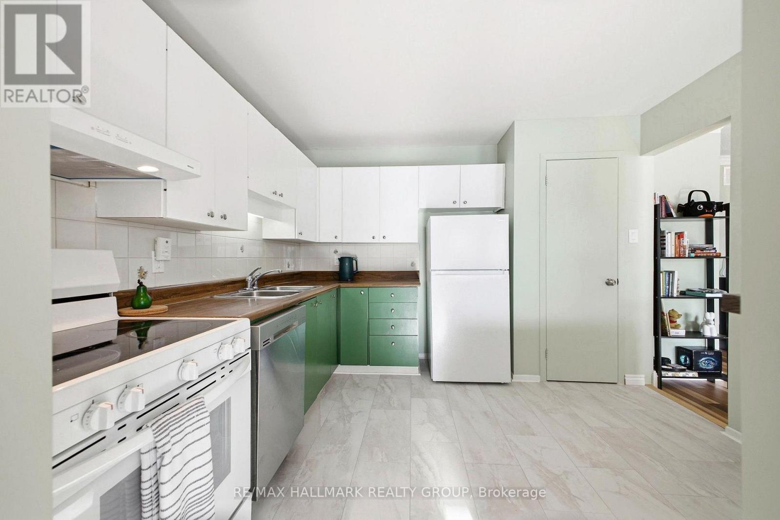 D - 39 Stonehaven Drive, Ottawa, Ontario  K2M 1E3 - Photo 16 - X12794802