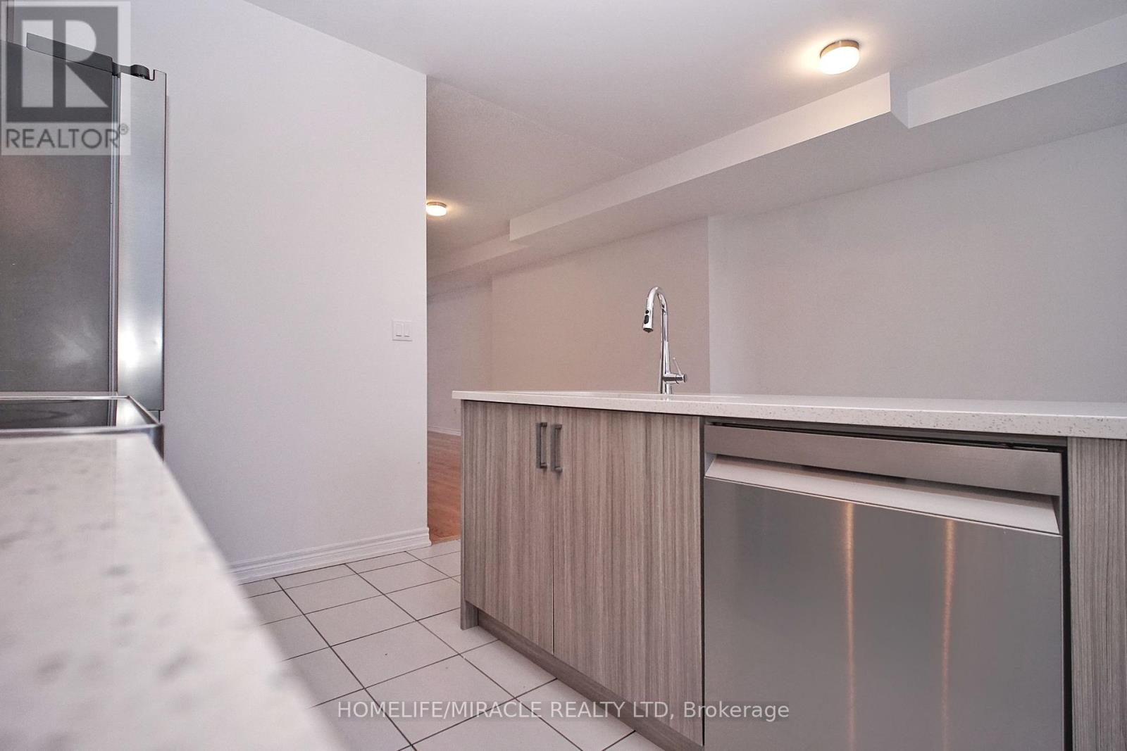 59 Sorbara Way, Whitby, Ontario  L1M 0M4 - Photo 14 - E12595164