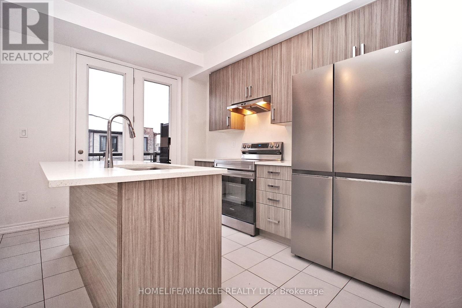 59 Sorbara Way, Whitby, Ontario  L1M 0M4 - Photo 14 - E12595304