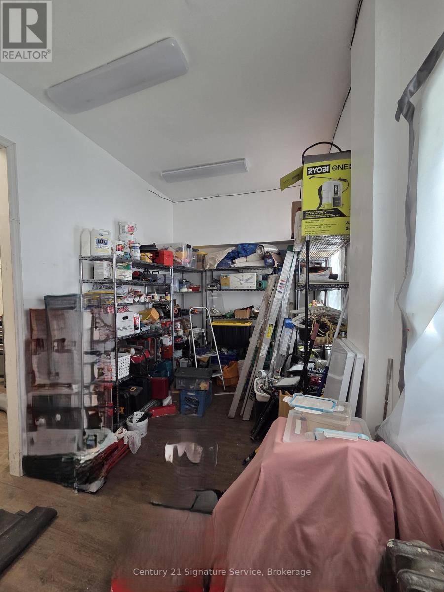 Main Flr - 1060 Old Derry Road, Mississauga, Ontario  L5W 1A1 - Photo 11 - W12780852