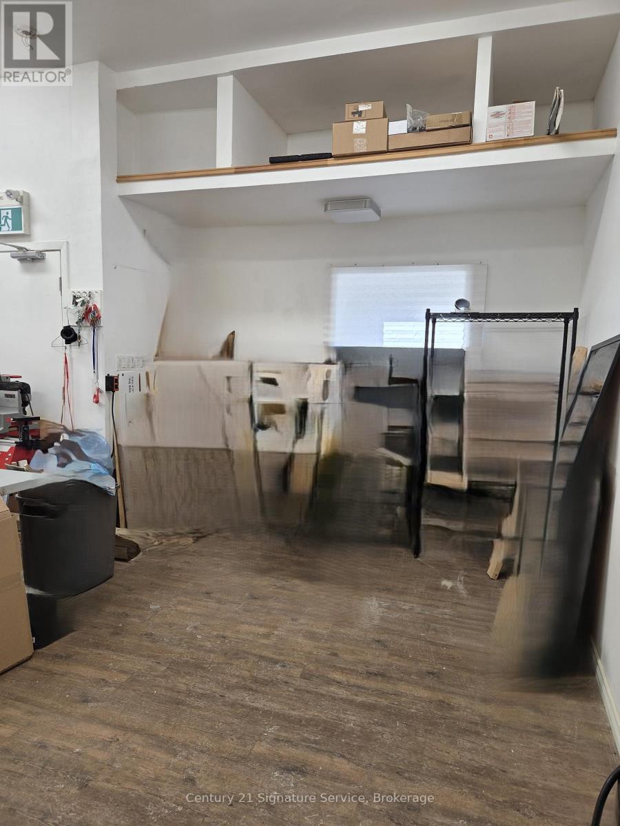 Main Flr - 1060 Old Derry Road, Mississauga, Ontario  L5W 1A1 - Photo 13 - W12780852