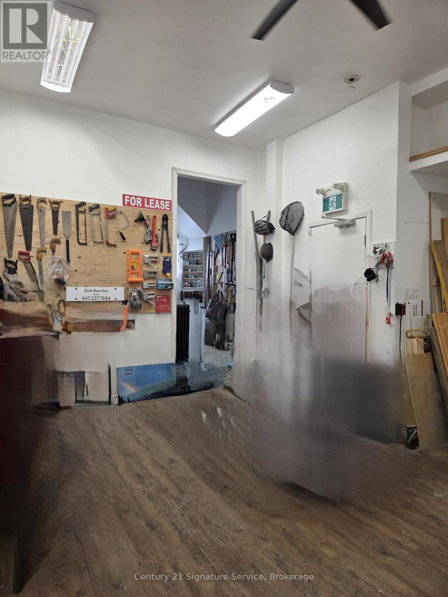 Main Flr - 1060 Old Derry Road, Mississauga, Ontario  L5W 1A1 - Photo 14 - W12780852