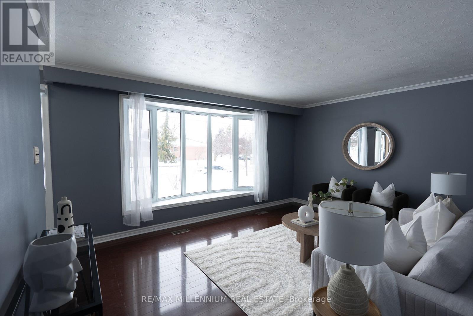 50 Stevens Crescent, Halton Hills, Ontario  L7G 1B6 - Photo 4 - W12793322