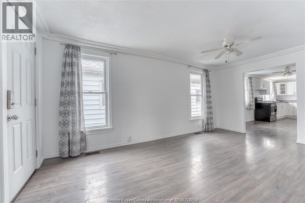 929 Bridge Avenue, Windsor, Ontario N9B 2M8 - Photo 5 - 26003381