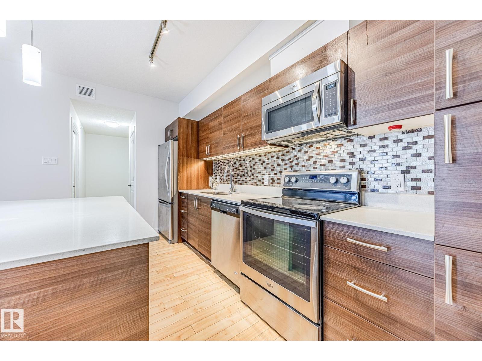 #409 9517 160 Av Nw, Edmonton, Alberta  T5Z 0N1 - Photo 3 - E4472475