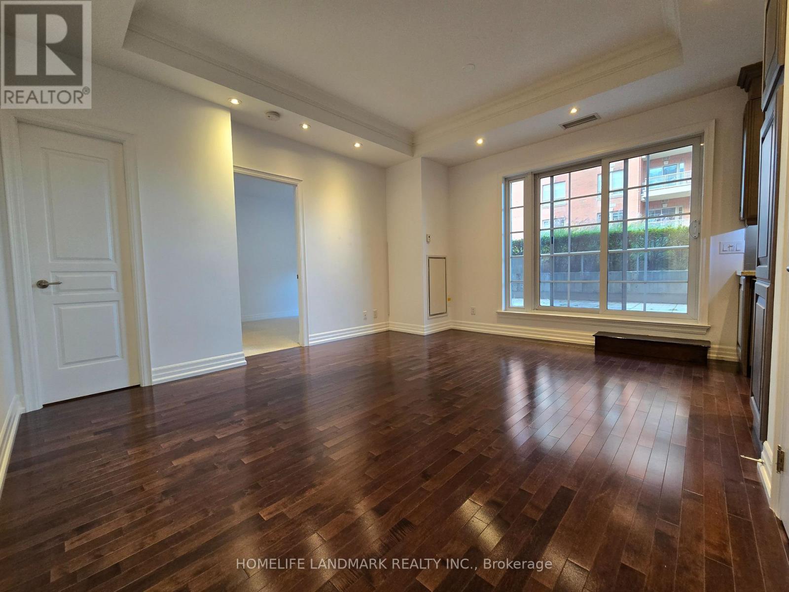 #413 - 21 Burkebrook Place, Toronto, Ontario  M4G 0A2 - Photo 8 - C12794650