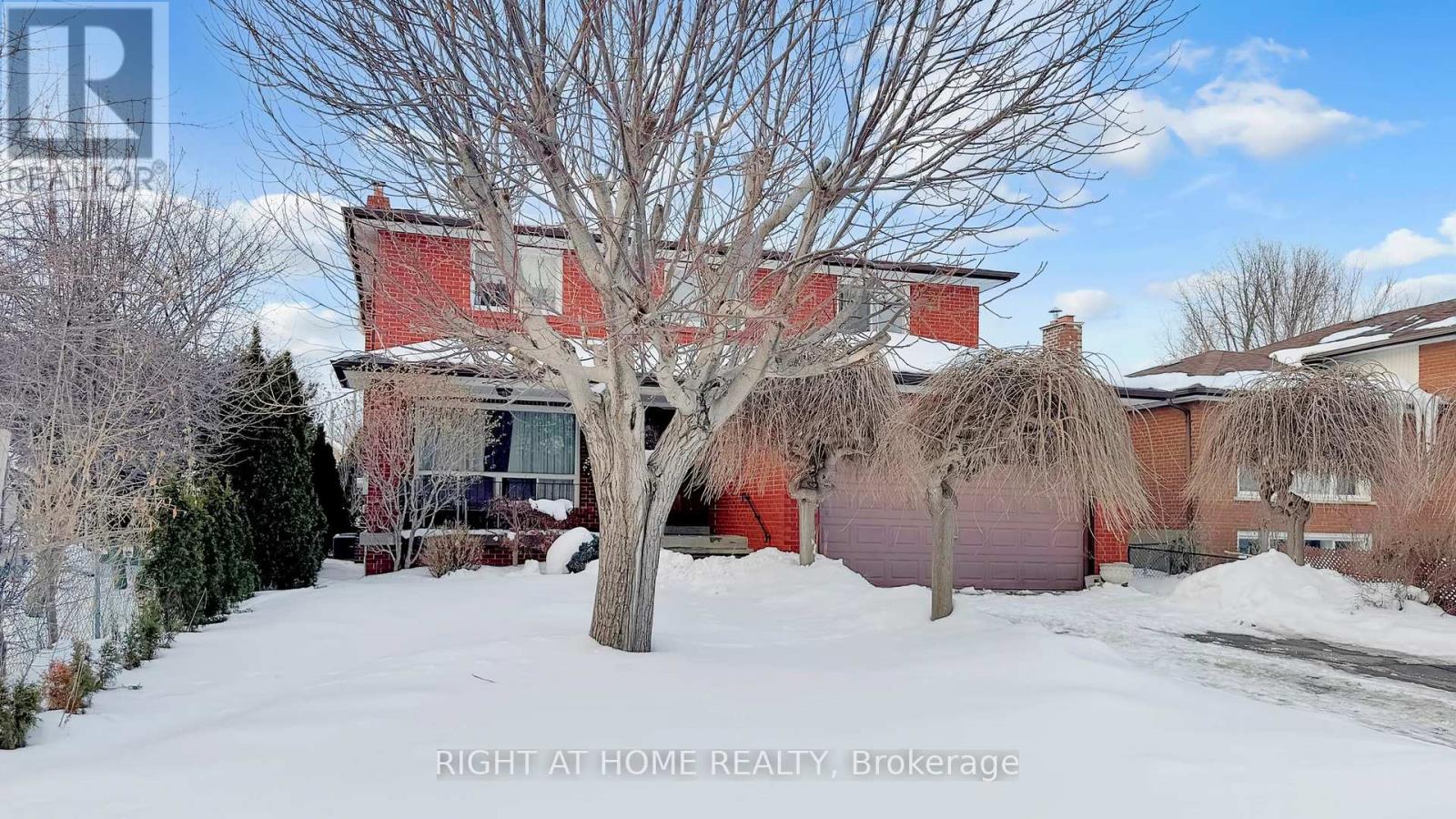 94 MADAWASKA AVENUE, Toronto, Ontario