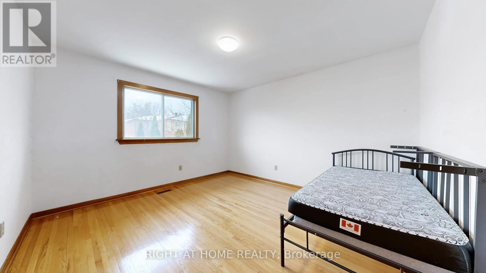 94 Madawaska Avenue, Toronto, Ontario  M2M 2R4 - Photo 22 - C12794804