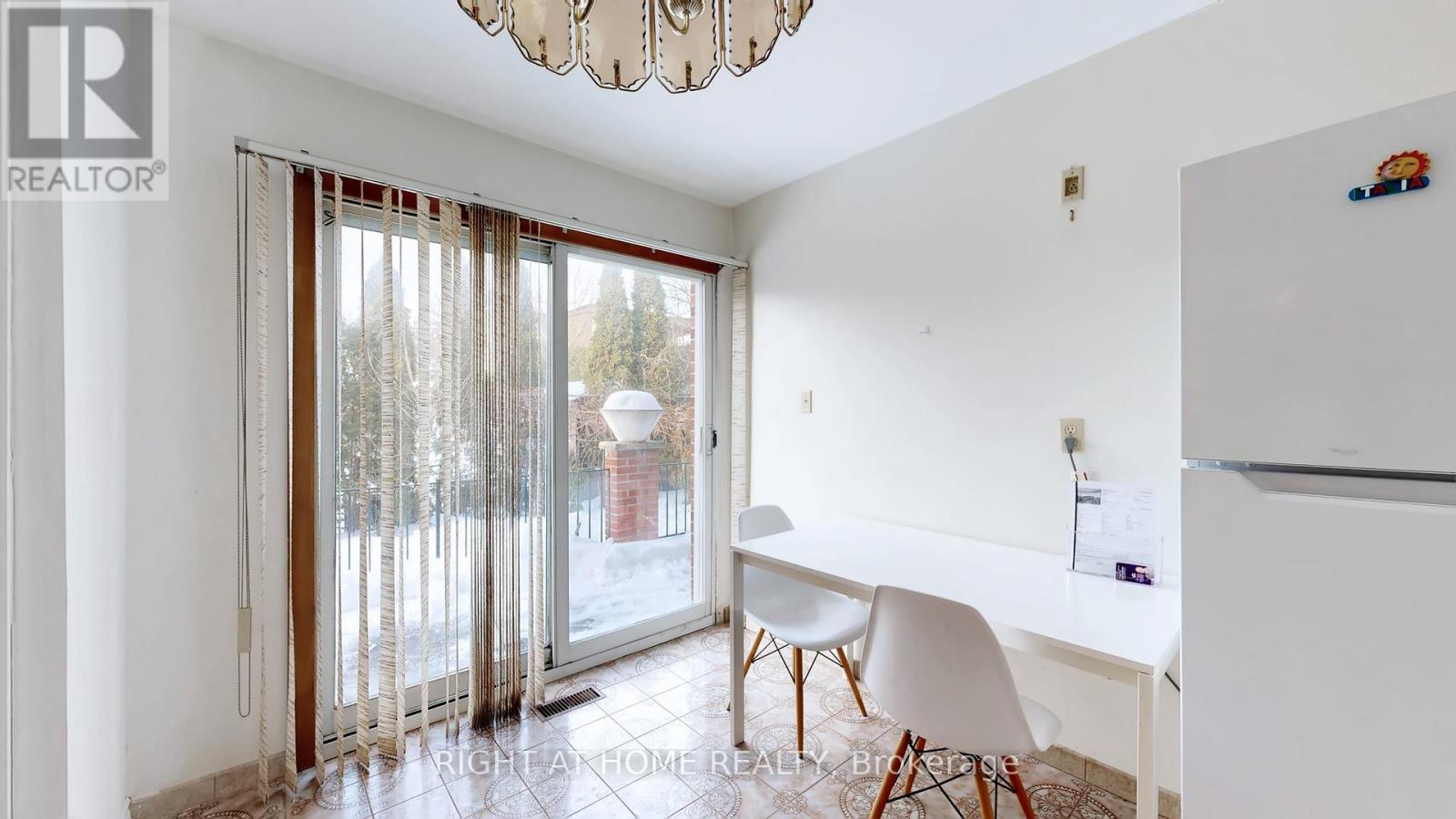 94 Madawaska Avenue, Toronto, Ontario  M2M 2R4 - Photo 31 - C12794804