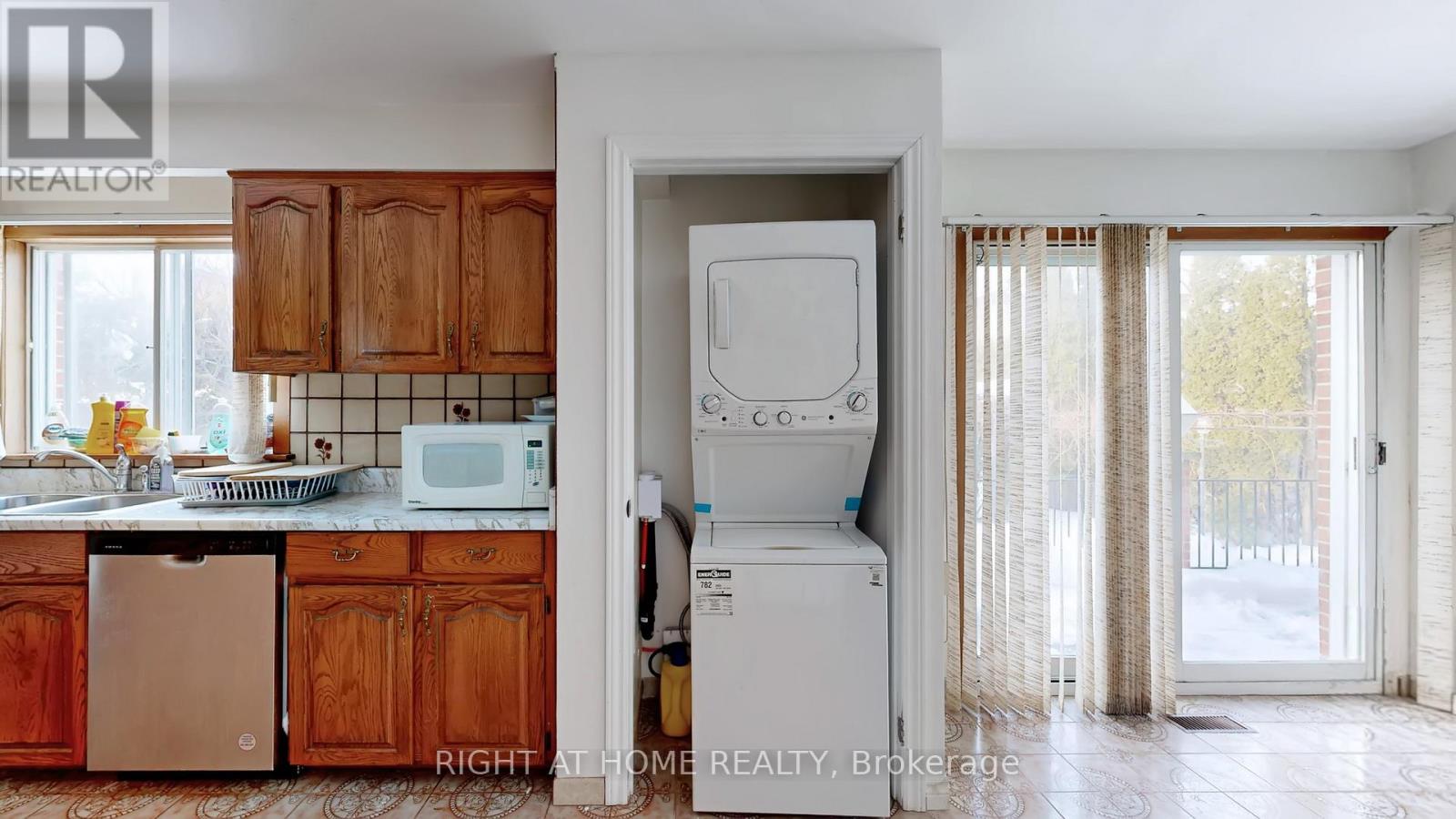 94 Madawaska Avenue, Toronto, Ontario  M2M 2R4 - Photo 33 - C12794804