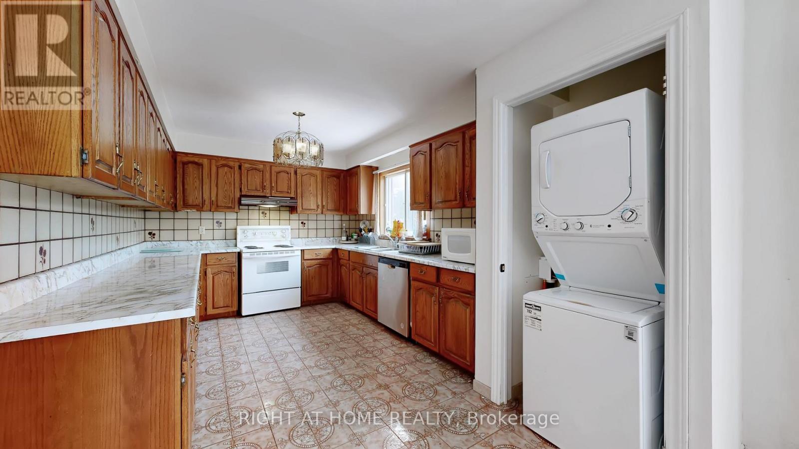 94 Madawaska Avenue, Toronto, Ontario  M2M 2R4 - Photo 34 - C12794804