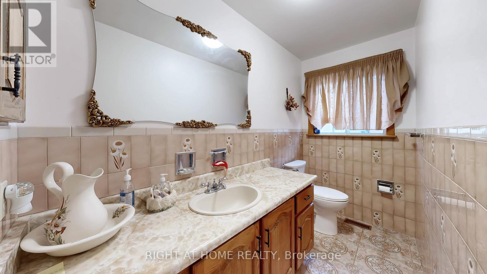 94 Madawaska Avenue, Toronto, Ontario  M2M 2R4 - Photo 38 - C12794804