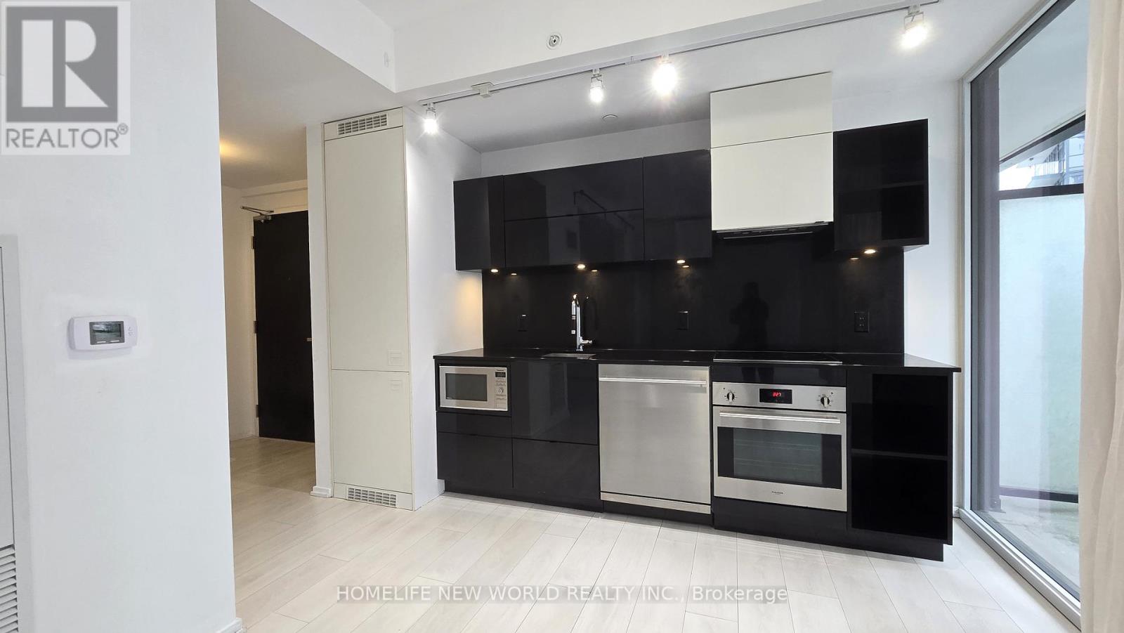 1213 - 125 Peter Street, Toronto, Ontario  M5V 2G9 - Photo 1 - C12794836