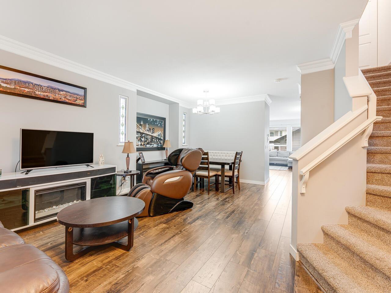 18529 67a Avenue, Surrey, British Columbia  V3S 9B5 - Photo 4 - R3090482