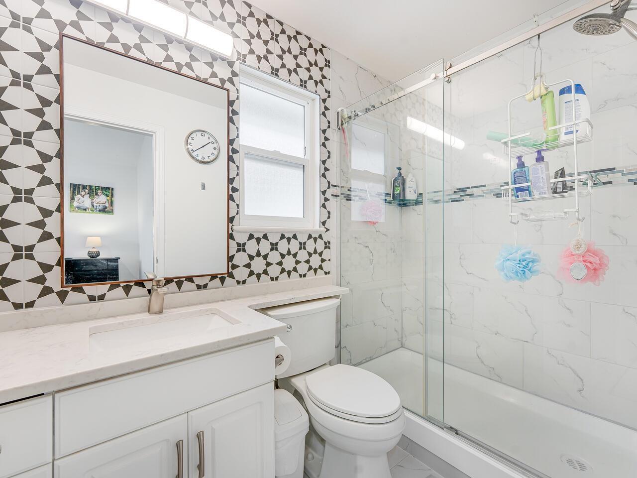 18529 67a Avenue, Surrey, British Columbia  V3S 9B5 - Photo 19 - R3090482