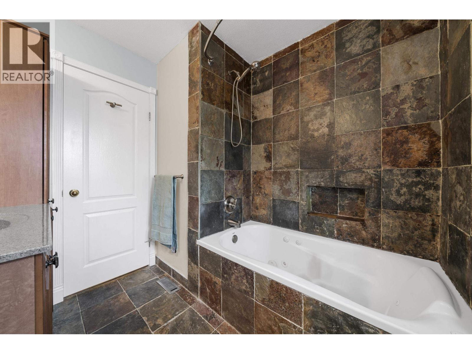 20302 123b Avenue, Maple Ridge, British Columbia  V2X 0M9 - Photo 19 - R3090274