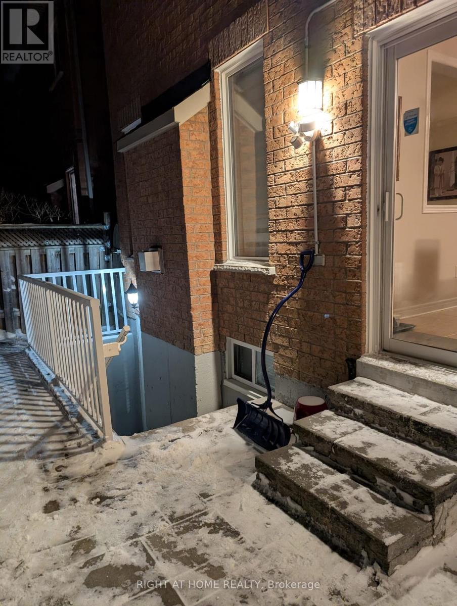 Basement - 22 Chippingwood Manor, Aurora, Ontario  L4G 7R4 - Photo 2 - N12794716