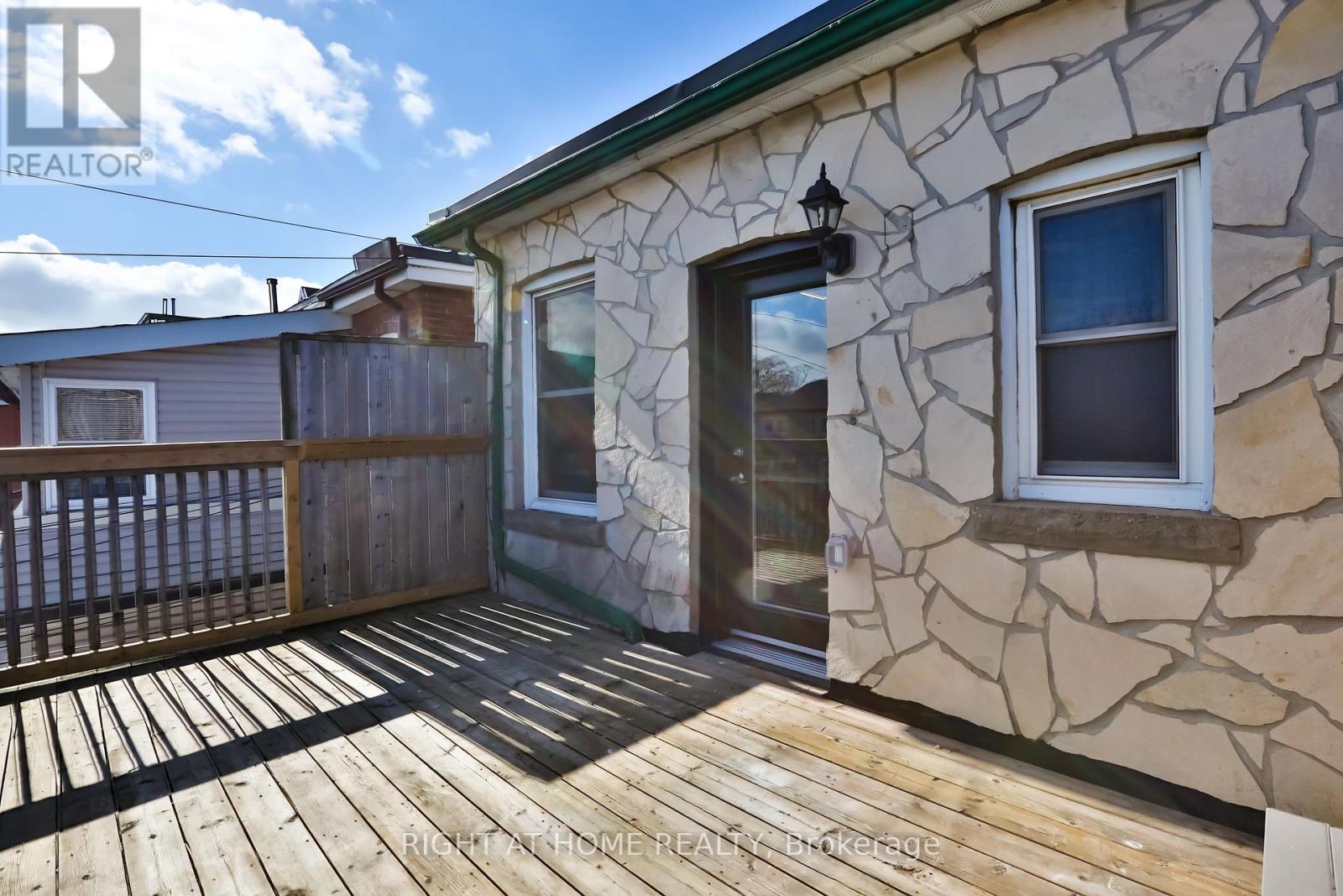 1365 Lansdowne Avenue, Toronto, Ontario  M6H 3Z9 - Photo 19 - W12794630